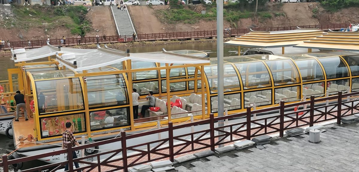Red Plum sightseeing boat project